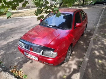 Авто Volkswagen Polo 1998 № 8134279
