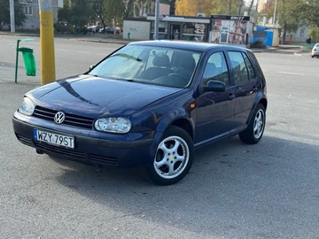 Авто Volkswagen Golf 2000 № 8134478