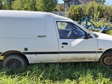 Авто Ford Escort 1995 № 8135027