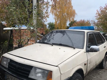 Авто ВАЗ 2109 1992 № 8135368