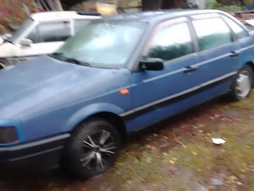 Авто Volkswagen Passat Sedan 1992 № 8135525