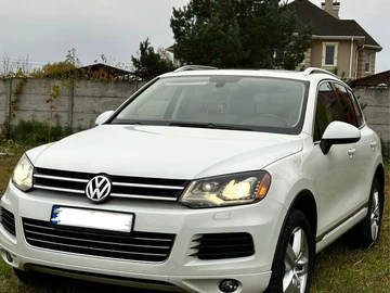Авто Volkswagen Touareg 2014 № 8135626