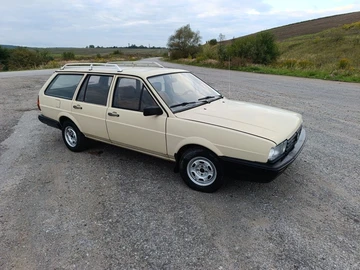 Авто Volkswagen Passat Variant 1988 № 8135779