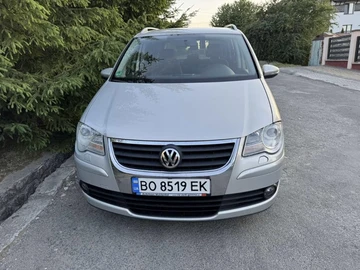 Авто Volkswagen Touran 2010 № 8135934