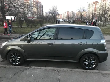 Авто Toyota Corolla Verso 2004 № 8135935