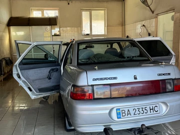 Авто ВАЗ 2110 2003 № 8136089