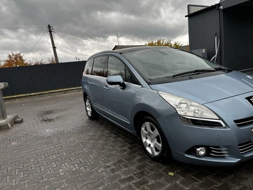Авто Peugeot 5008 2011 № 8136686