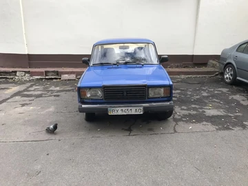 Авто ВАЗ 2107 1999 № 8136911