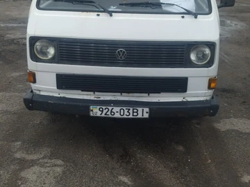 Авто Volkswagen Transporter 1980 № 8137024