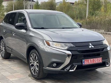 Авто Mitsubishi Outlander 2017 № 8137250