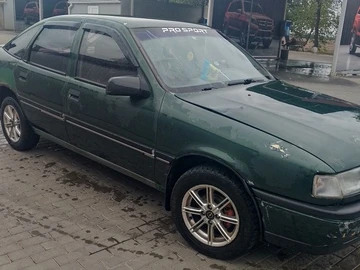 Авто Opel Vectra 1989 № 8137282