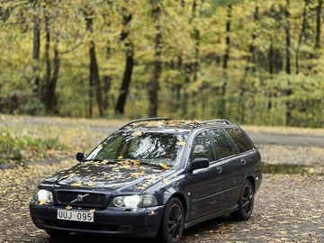 Авто Volvo V40 Kombi 2004 № 8137288