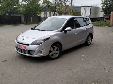 Авто Renault Grand Scenic 2011 № 8137456