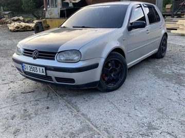 Авто Volkswagen Golf 2000 № 8137942