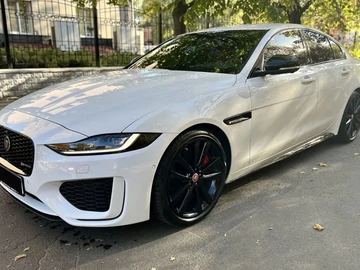 Авто Jaguar Xe 2021 № 8138013