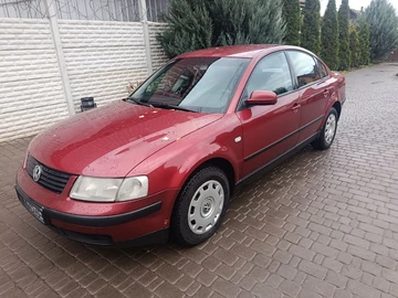 Авто Volkswagen Passat Sedan 2000 № 8138014