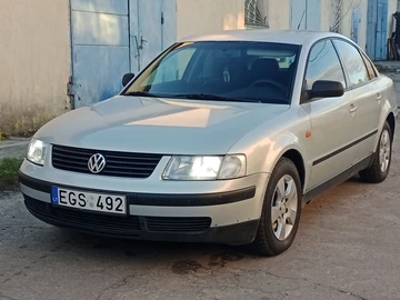 Авто Volkswagen Passat Sedan 2000 № 8138349
