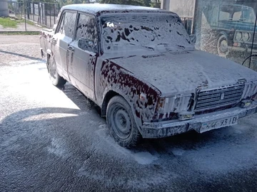 Авто ВАЗ 2107 2001 № 8138490