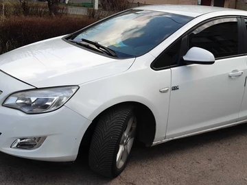 Авто Opel Astra 2011 № 8138509