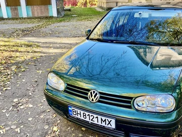 Авто Volkswagen Golf 2000 № 8138512