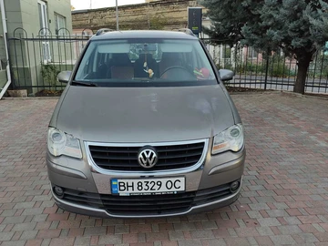 Авто Volkswagen Touran 2009 № 8139121