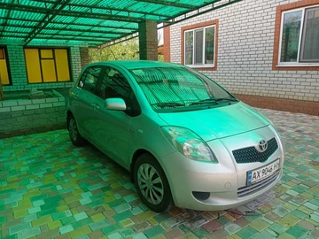 Авто Toyota Yaris 2007 № 8139502