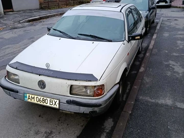 Авто Volkswagen Passat Sedan 1992 № 8139532