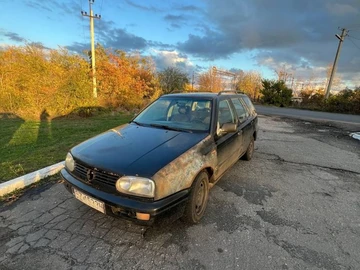 Авто Volkswagen Golf 1999 № 8139573