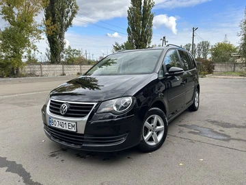 Авто Volkswagen Touran 2009 № 8139694