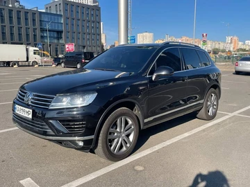 Авто Volkswagen Touareg 2015 № 8140208