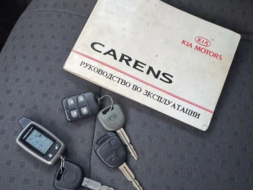 Авто KIA Carens 2003 № 8140509