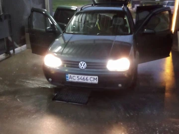 Авто Volkswagen Golf 2003 № 8140666