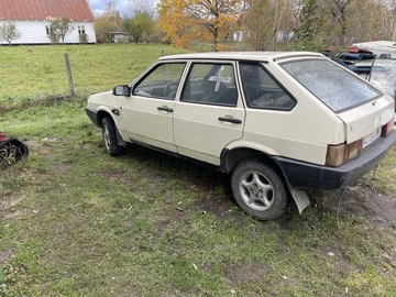 Авто ВАЗ 2109 1992 № 8141209