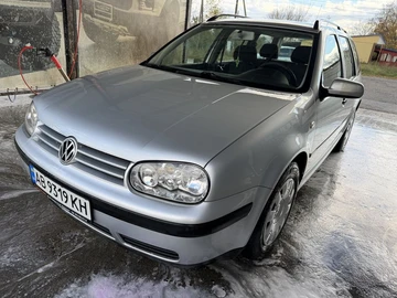 Авто Volkswagen Golf 2000 № 8141556