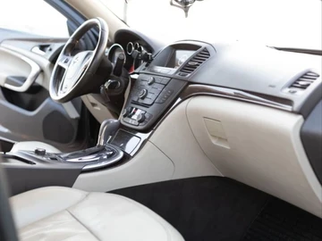 Авто Opel Insignia 2012 № 8141582