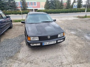 Авто Volkswagen Passat Variant 1990 № 8142139