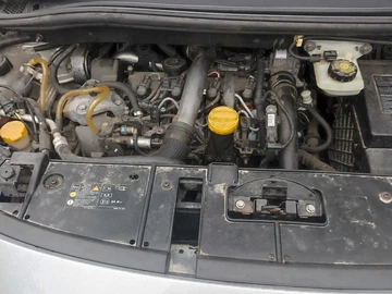 Авто Renault 4 2010 № 8142342