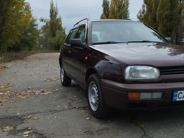 Авто Volkswagen Golf 1998 № 8142421