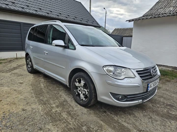 Авто Volkswagen Touran 2007 № 8142621
