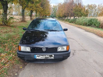 Авто Volkswagen Passat Variant 1992 № 8142970