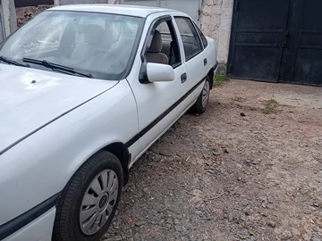 Авто Opel Vectra 1993 № 8143133