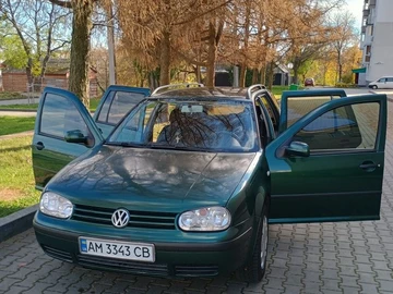 Авто Volkswagen Golf 2002 № 8143299