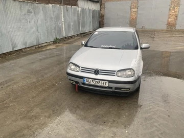 Авто Volkswagen Golf 2000 № 8143610