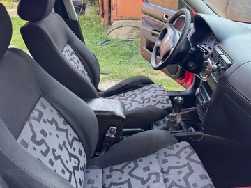 Авто Volkswagen Golf 1999 № 8143616