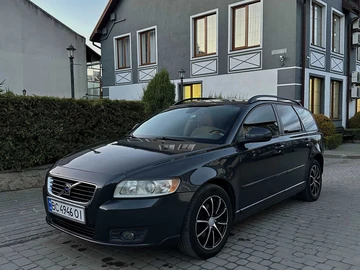 Авто Volvo V50 2010 № 8143742