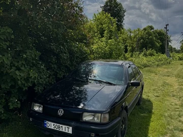 Авто Volkswagen Passat Sedan 1989 № 8143778