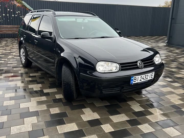 Авто Volkswagen Golf 2000 № 8143971