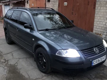 Авто Volkswagen Passat Variant 2002 № 8144030