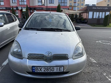 Авто Toyota Yaris 2001 № 8145410