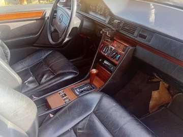 Авто Mercedes 220 1993 № 8146848